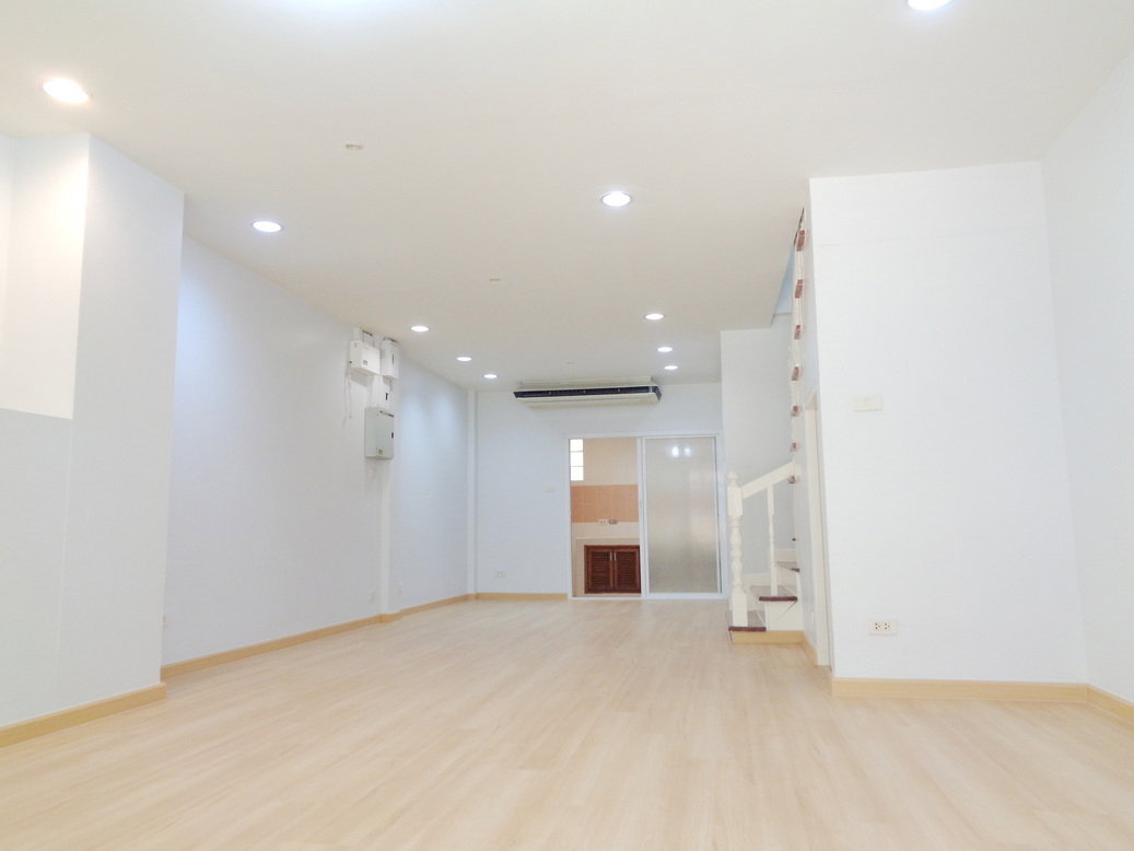 รูป 🚩 บ้านรีโนเวท ทาวน์โฮม 3 ชั้น 18 ตารางวา โครงการ เดอะ รีโน่ นวมินทร์ ติดห้างโลตัสนวมินทร์ - รูปที่ 6/36
