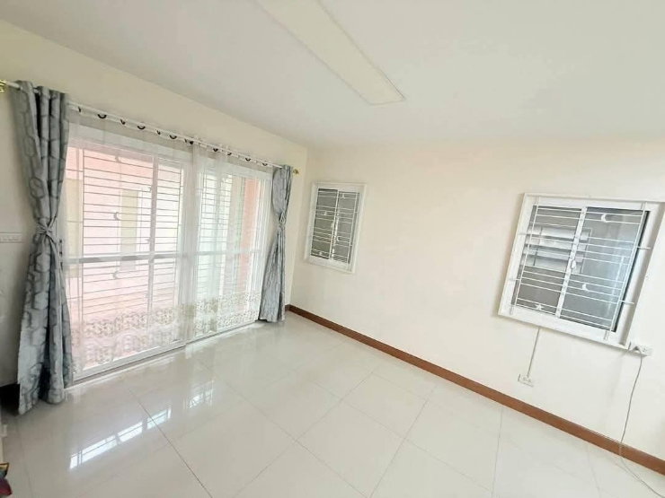 รูป บ้านเดี่ยวคลองสาม เนื้อที่กว้างขวาง ทำเลดี - รูปที่ 8/25