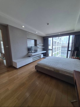 Condo for rent near BTS Ploenchit 