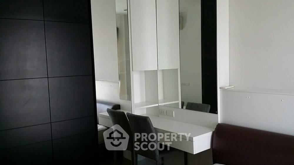 picture 2-BR Condo at Centric Ratchada-Suthisan near MRT Sutthisan (ID 384659) - 1/5