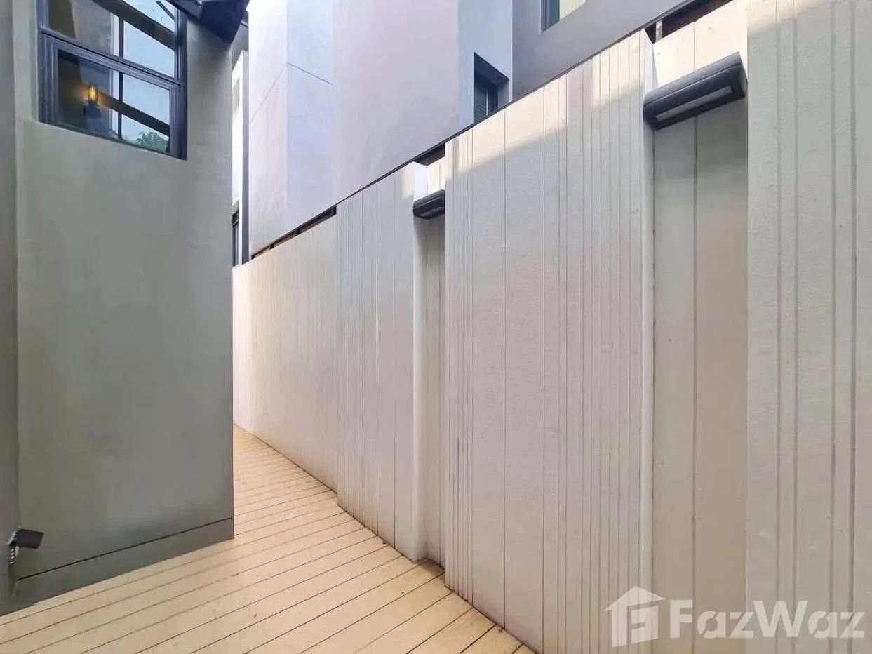 picture Pet-friendly (includes a dedicated pet room) + Near BTS 6765436 - 5/17