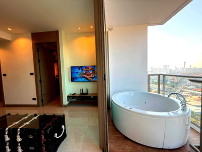 คอนโดให้เช่า : For rent The Riviera Ocean Drive with Jacuzzi on balcony 