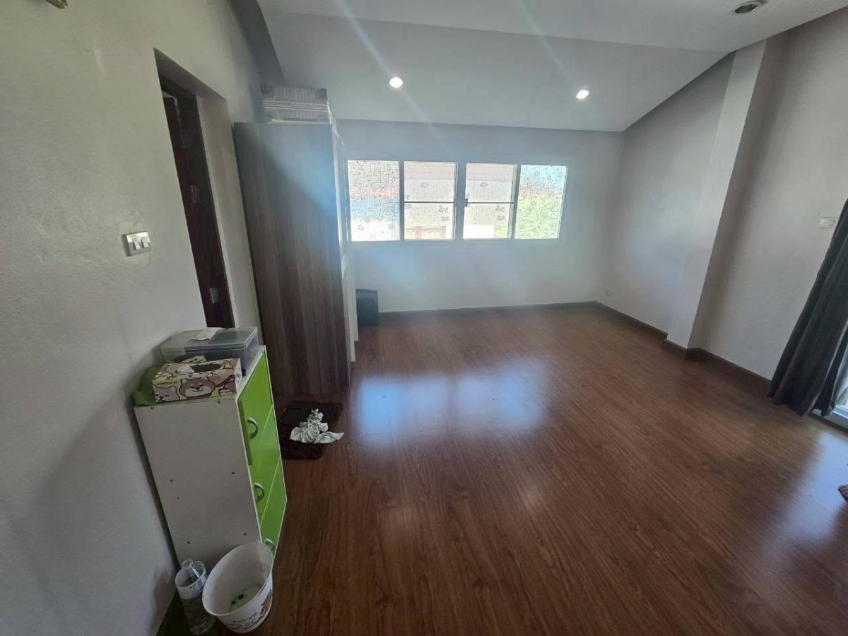 รูป ขายบ้านนอกโครงการใกล้สี่แยกหลุยส์  เพียง 300เมตร - รูปที่ 12/20