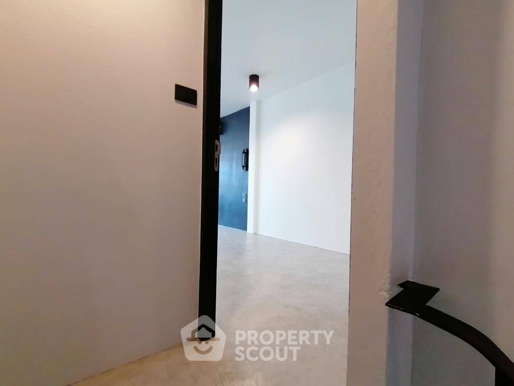 picture 4-BR House 256 Sqm Just 10m From BTS Ekkamai (ID 3298488) - 7/18