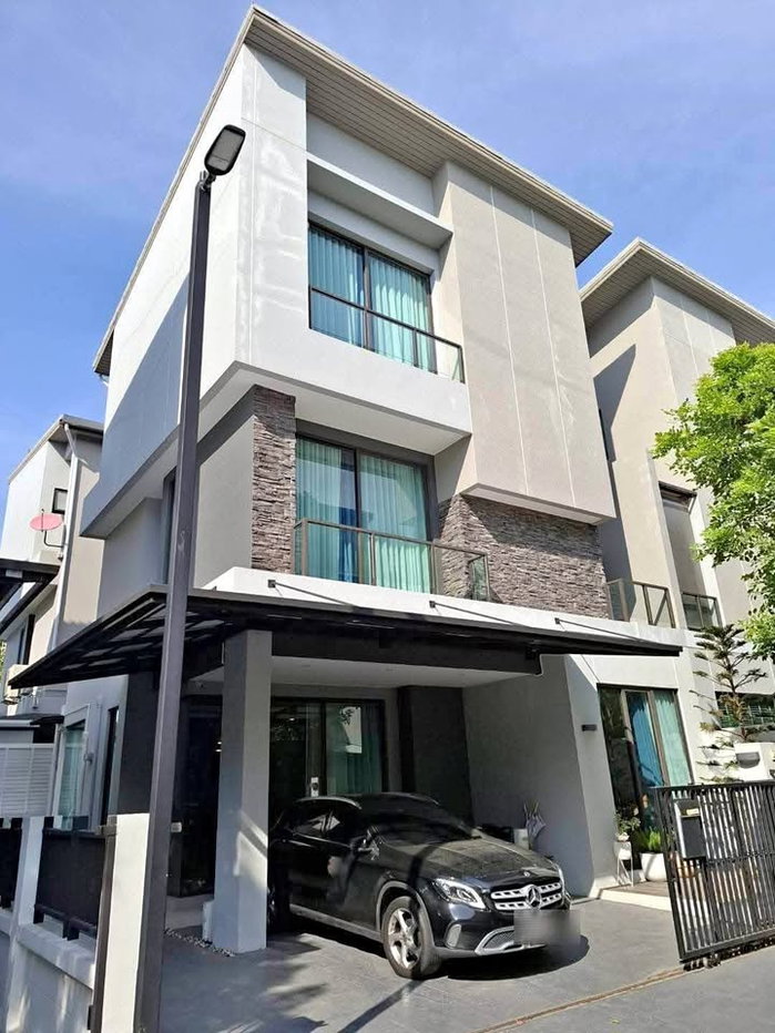 รูป R3156 ให้เช่าบ้านเดี่ยว 3 ชั้น บ้านกลางเมือง คลาสเซ่ เอกมัยรามอินทรา (ว่างค่ะ) ติดถนนเรียบด่วนเอกมัยรามอินทรา - รูปที่ 1/8
