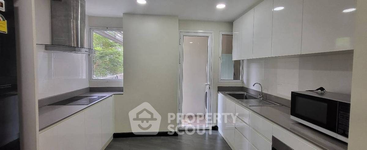รูป ห้องกว้าง 3 ห้องนอน 198 ตร.ม. Avenue 61 Condominium ใกล้ BTS ทองหล่อ (ID 3301925) - รูปที่ 12/31