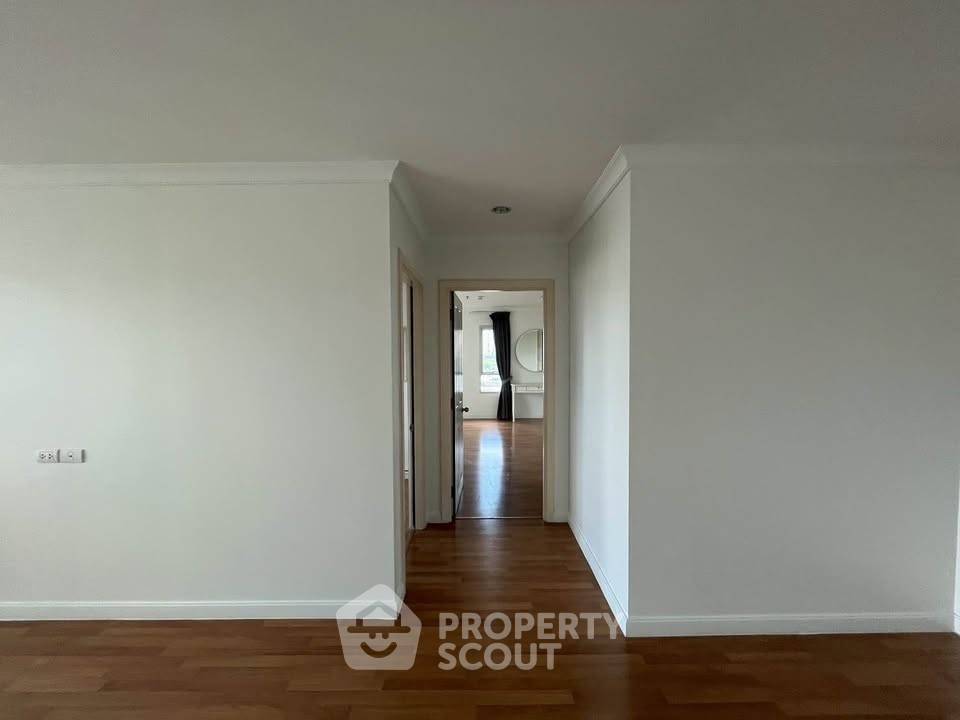 picture 2-BR Condo At Lumpini Place Rama 9–Ratchada Near MRT Phra Ram 9 (ID 3300238) - 6/29