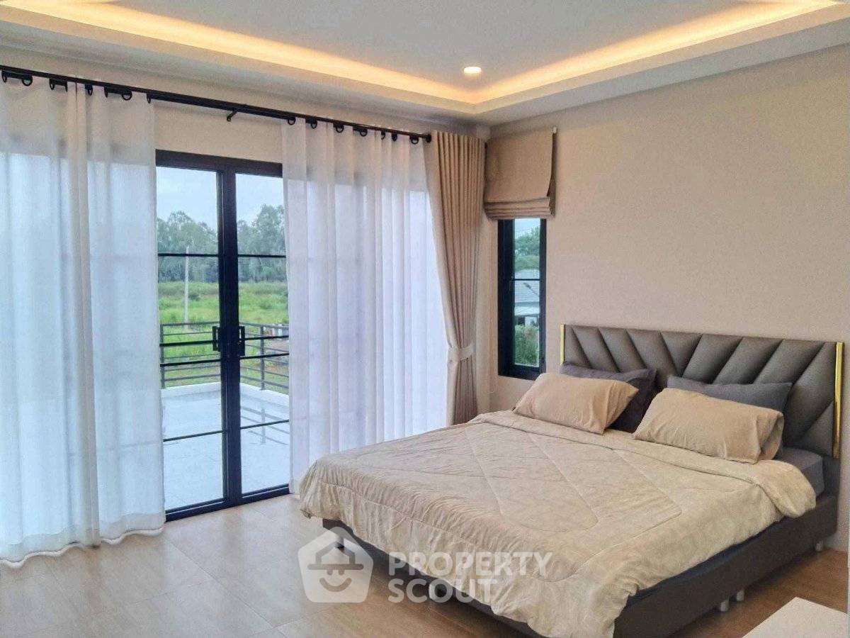 รูป วิลล่า 4 ห้องนอน ขนาด 290 ตร.ม. ย่านเซ็นทรัลเฟสติวัลเชียงใหม่ (ID 3285563) - รูปที่ 10/17
