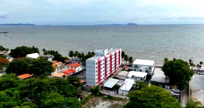 Apartment building for sale : Luxury hotel for sale in Bangsaen; premium location near Won Napha Beach, Chonburi.