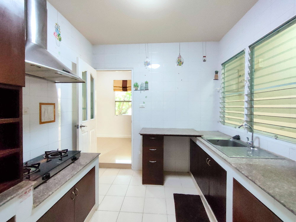 รูป บ้าน 2 ชั้นให้เช่า ติดป่าดอยสุเทพ วิวภูเขา | น้ำแพร่ หางดง เชียงใหม่ บ้านในโครงการหรู • ฟังก์ชันครบ • เฟอร์นิเจอร์ครบ • มีส่วนกลาง - รูปที่ 4/30