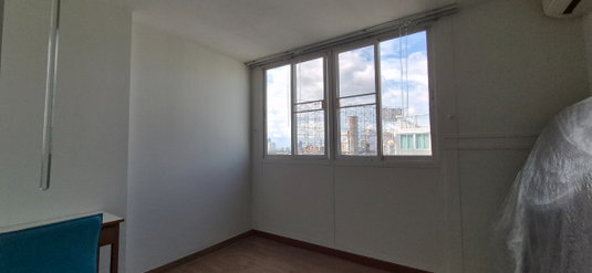 Good corner room for Sale , near ARL and MRT Huamak station