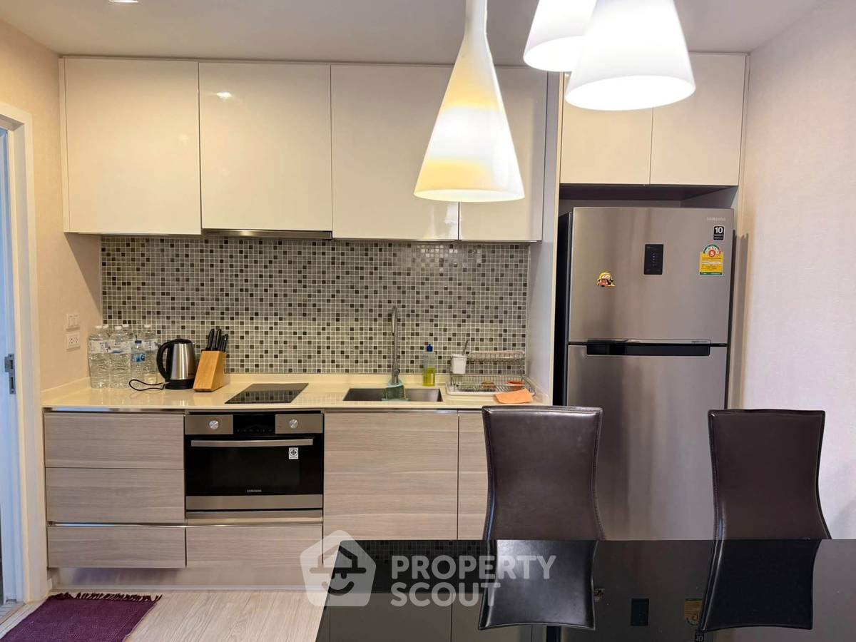 รูป คอนโด 1-ห้องนอน ที่ เดอะ รูม สุขุมวิท 21 ใกล้ MRT สุขุมวิท (ID 3302131) - รูปที่ 6/12