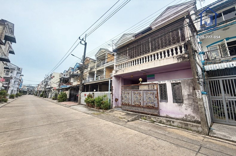 รูป ขายทาวน์โฮม 3 ชั้น หมู่บ้านกรุงทอง 5 ซอยนวมินทร์ 111 แยก 1 เกษตร-นวมินทร์ ใกล้เซ็นทรัล อีสต์วิลล์ - รูปที่ 2/13