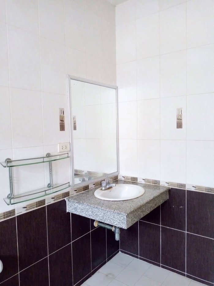 picture Single House for Sale by owner in a prime - 4/8