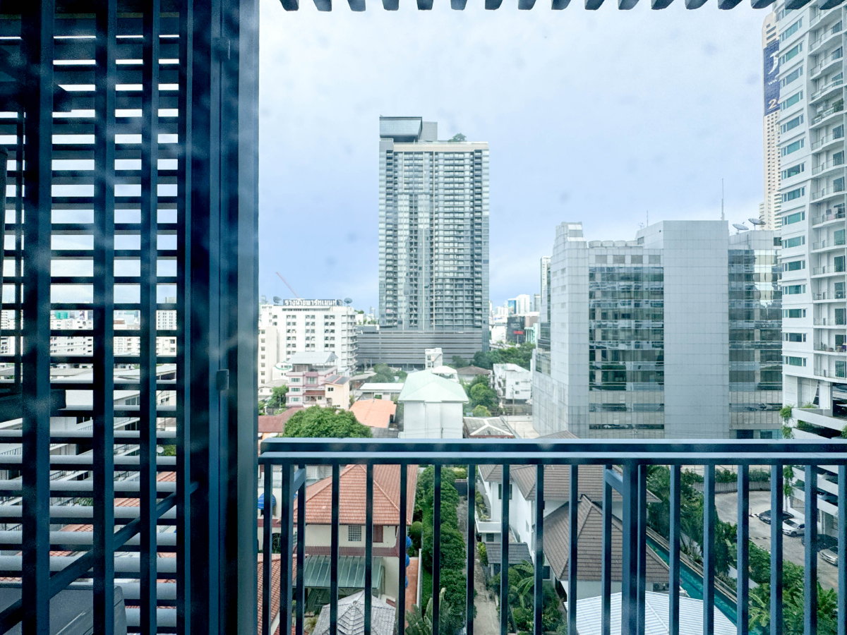 picture XT Phayathai 1 bedroom 40 sq.m. Conner Unit Special Price - 3/13