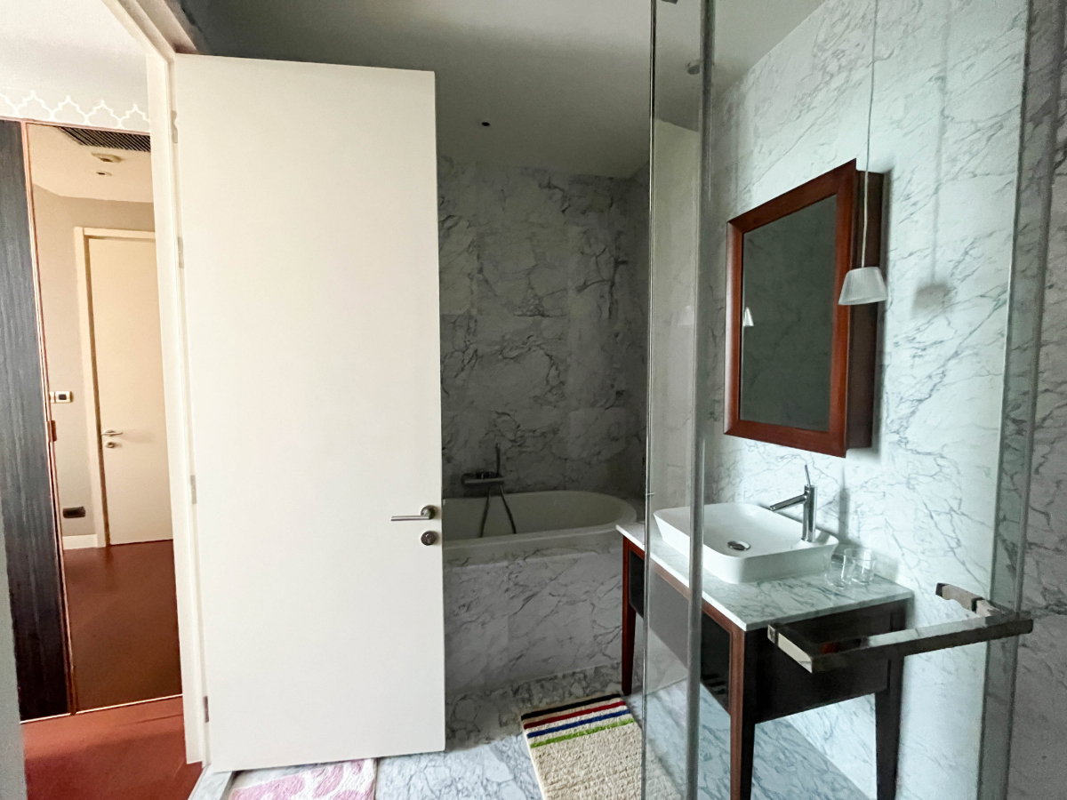 picture Khun by Yoo  1 bedroom Sell at loss 3 MB - 11/11