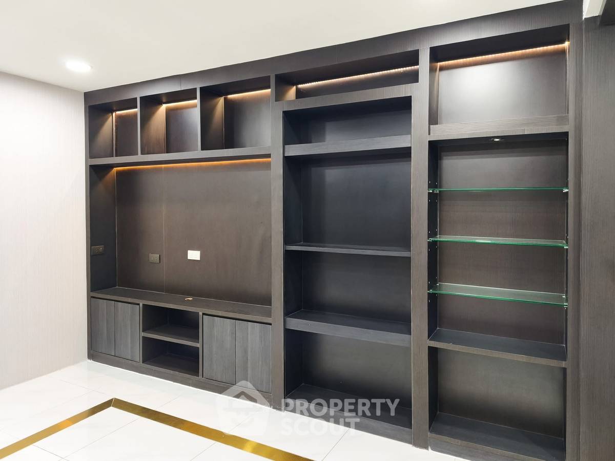 picture 1-BR Condo at The Kris Extra 4 near MRT Sutthisan (ID 3293747) - 2/18