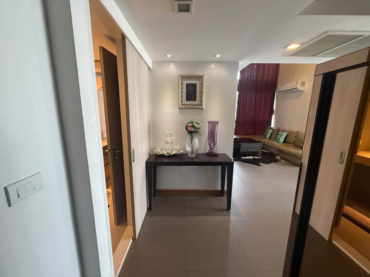 picture Downtown 49 Pet Friendly Duplex 2 Bedroom Floor 2 for Rent 80000 THB - 5/19
