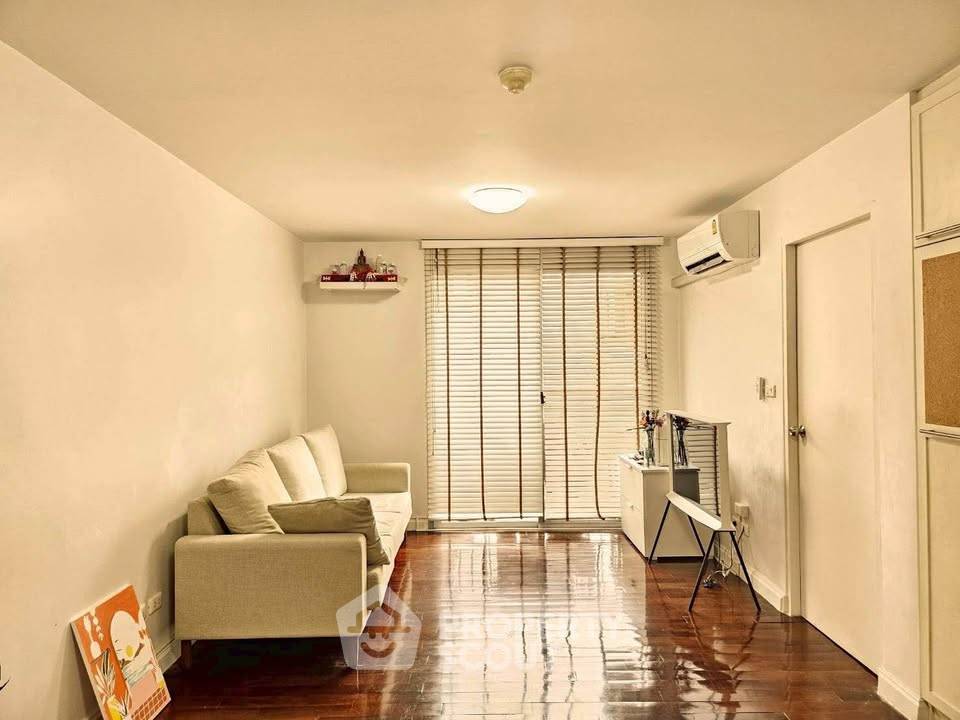 picture 50 Sqm 1-BR At 49 Plus Near BTS Phrom Phong (ID 3301252) - 2/6