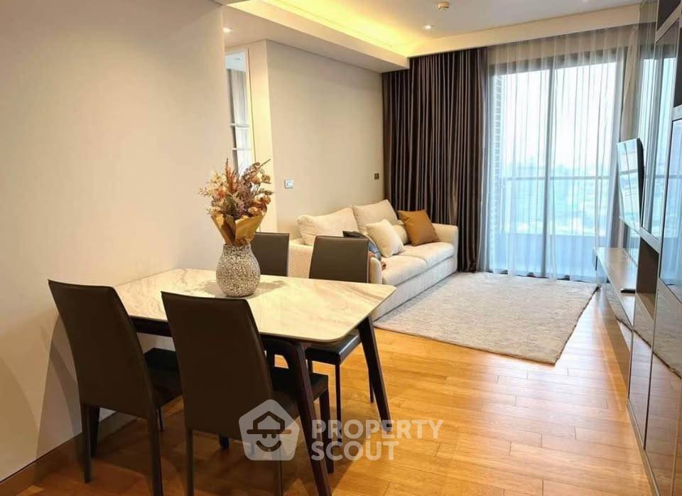 รูป คอนโดสองห้องนอน ชั้นสามสิบ The Lumpini 24 ใกล้ BTS พร้อมพงษ์ (ID 3300065) - รูปที่ 2/15