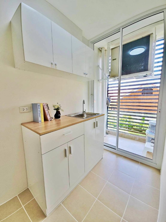 picture For Sell Nice Renovate room ready to move in - 10/13