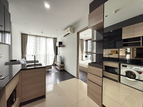 For Rent 1 Bed 1 Bath High Floor