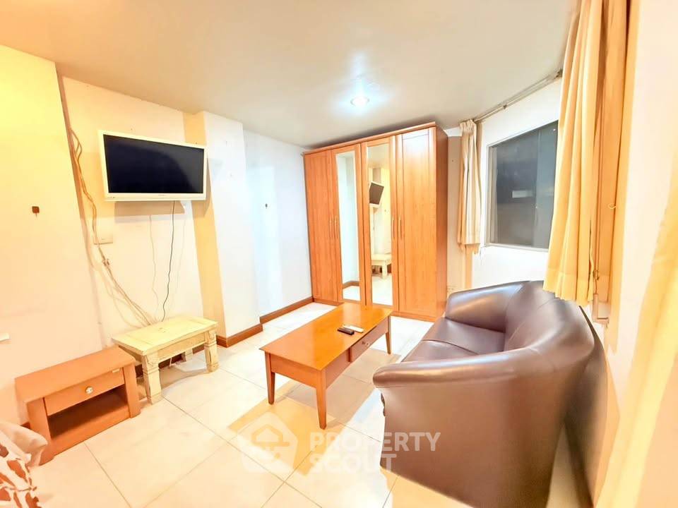 รูป คอนโด 1-ห้องนอน ที่ เดอะ ไพร์ม สวีท คอนโดมิเนียม ใกล้ BTS อโศก (ID 3300752) - รูปที่ 2/3