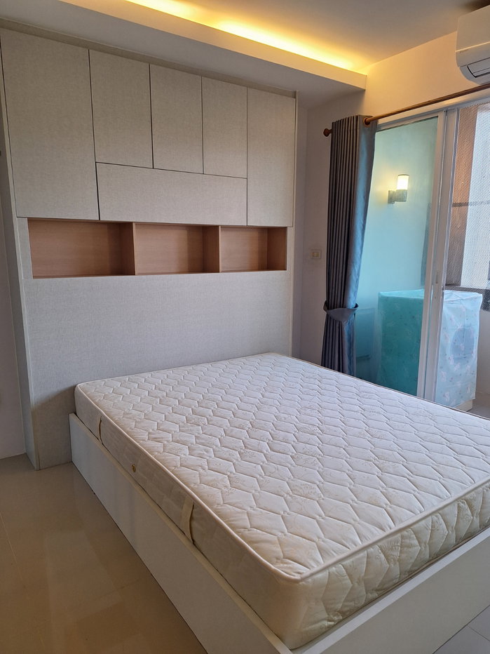 picture  *** Champs Elysees Avenue Ready to move in *** - 3/11