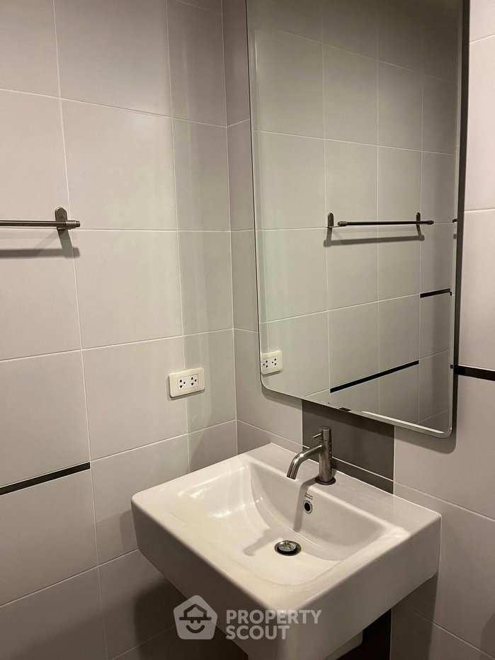 picture 16th-Floor 1-BR Condo At The Base Sukhumvit 77 Near BTS On Nut (ID 2137969) - 5/23