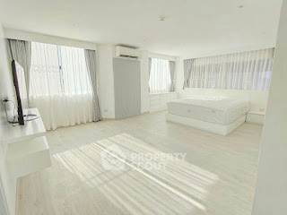 picture Pet-Friendly 2-BR Silom Condominium 100m From BTS Sala Daeng (ID 3303906) - 8/18