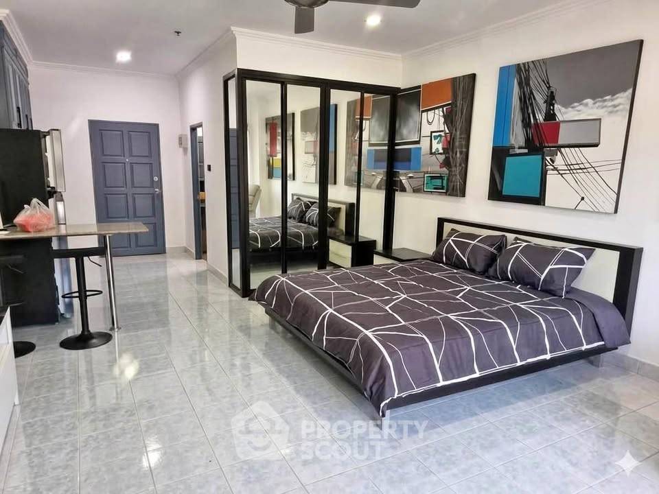picture 1-BR Condo For Sale At View Talay 3, Phratamnak (ID 3304804) - 1/7