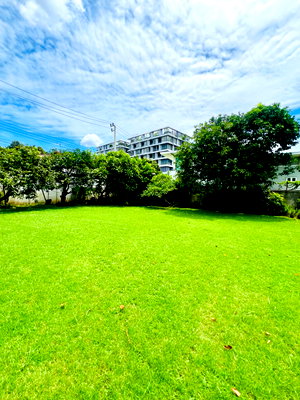Land for sale J Avenue Thonglor : URGENT SALE: Prime Land with Existing Structure (1 Rai) – Ekkamai Soi 22, Near Samitivej Sukhumvit Hospital