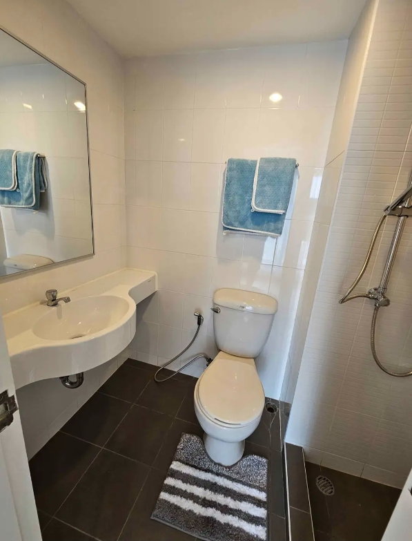 picture 🔥 Renovated Corner Unit – High Floor, Open View, - 11/11