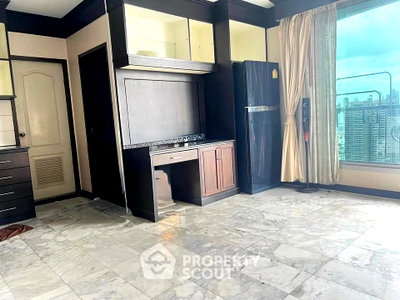 Condos for sale : 31st-Floor 2-BR Sathorn House Condominium Near BTS Surasak (ID 3295029)