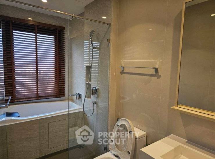 picture Great Value 16th-Floor 2-BR Maru Ekkamai 2 Near BTS Ekkamai (ID 3285649) - 9/10