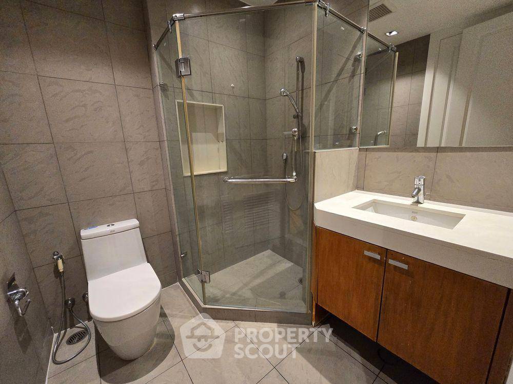 picture 2-BR Condo at Athenee Residence near BTS Phloen Chit (ID 2817879) - 4/6