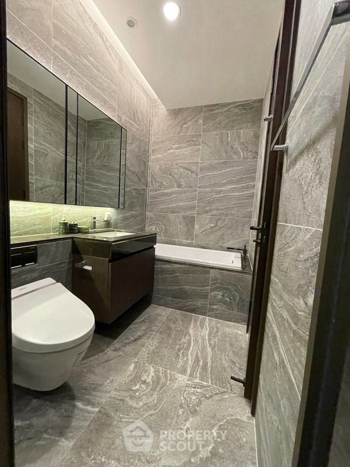 picture 34th-Floor 1-BR At The Esse Sukhumvit 36 Near BTS Thong Lor (ID 3304331) - 4/12