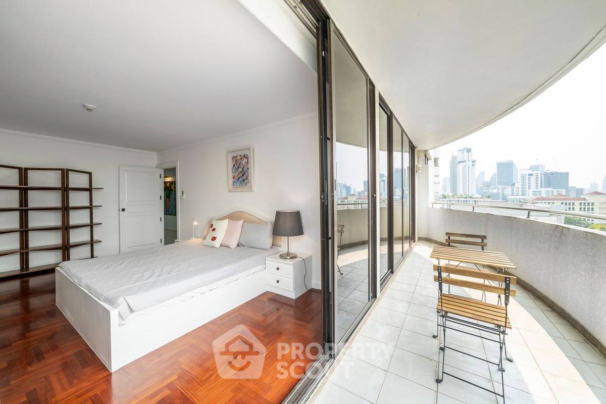 picture Spacious 2-BR 138 Sqm At Supalai Place Sukhumvit 39, BTS Phrom Phong (ID 995097) - 20/30
