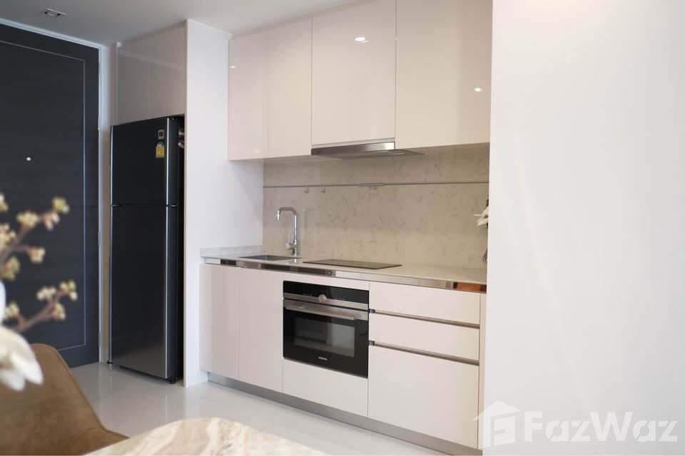 picture THE BEST LOCATION ON SATHORN : Luxury Condominium 1994776 - 14/14