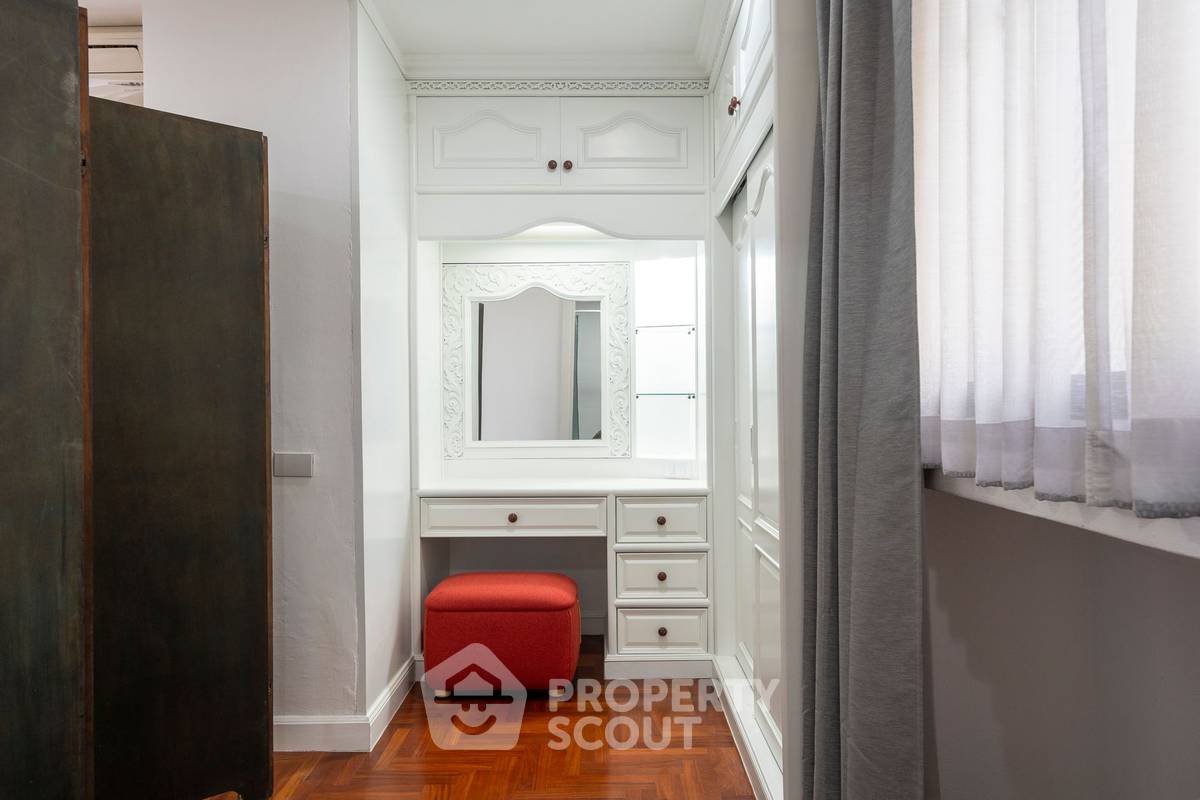 picture Spacious 2-BR 138 Sqm At Supalai Place Sukhumvit 39, BTS Phrom Phong (ID 995097) - 22/30