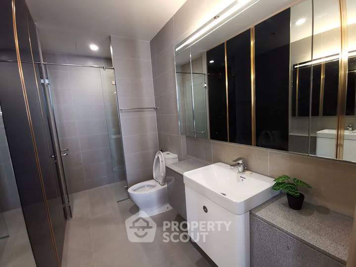 รูป ใกล้ BTS เพลินจิต 100 ม. | คอนโด 1 ห้องนอน Noble Ploenchit (ID 3303241) - รูปที่ 2/3