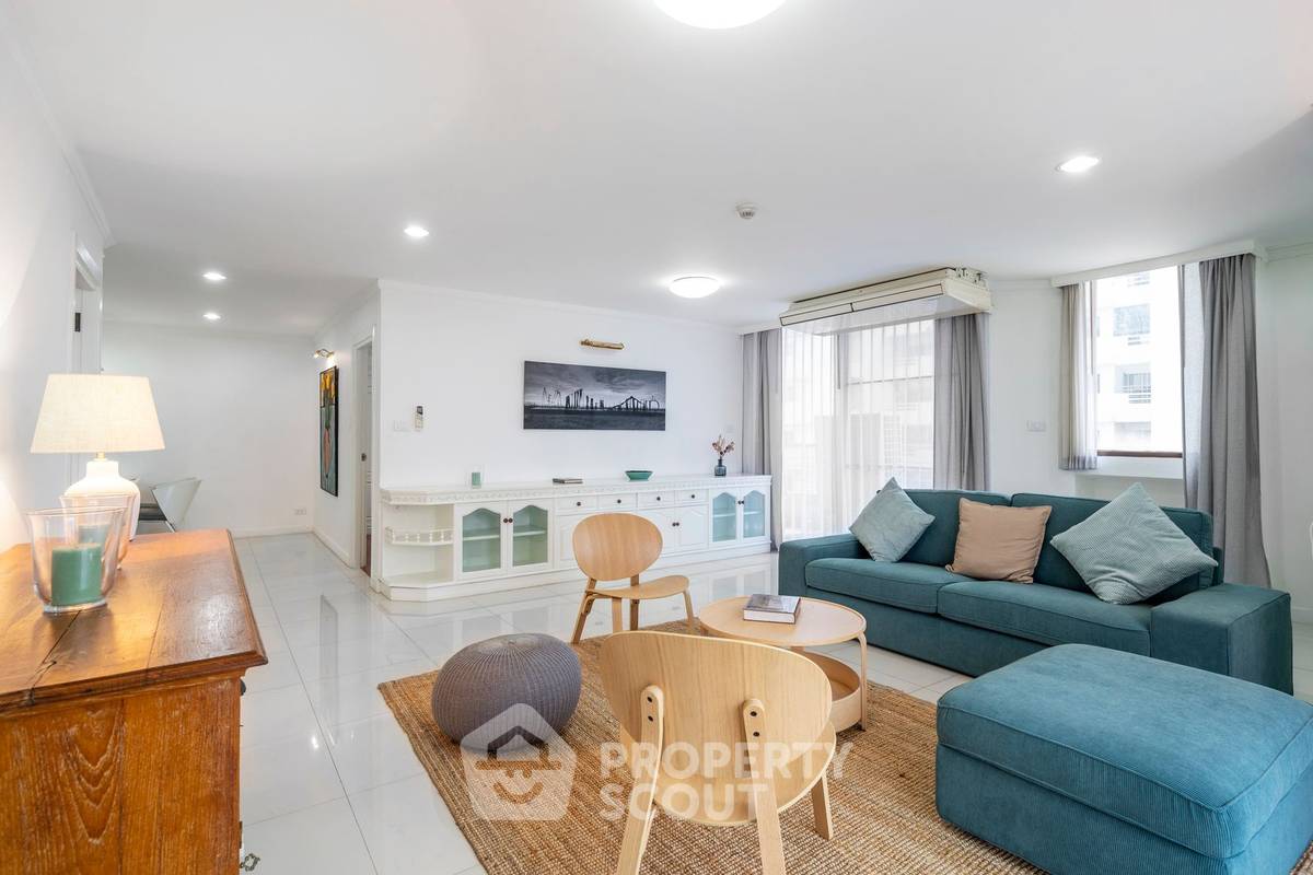 picture Spacious 2-BR 138 Sqm At Supalai Place Sukhumvit 39, BTS Phrom Phong (ID 995097) - 12/30