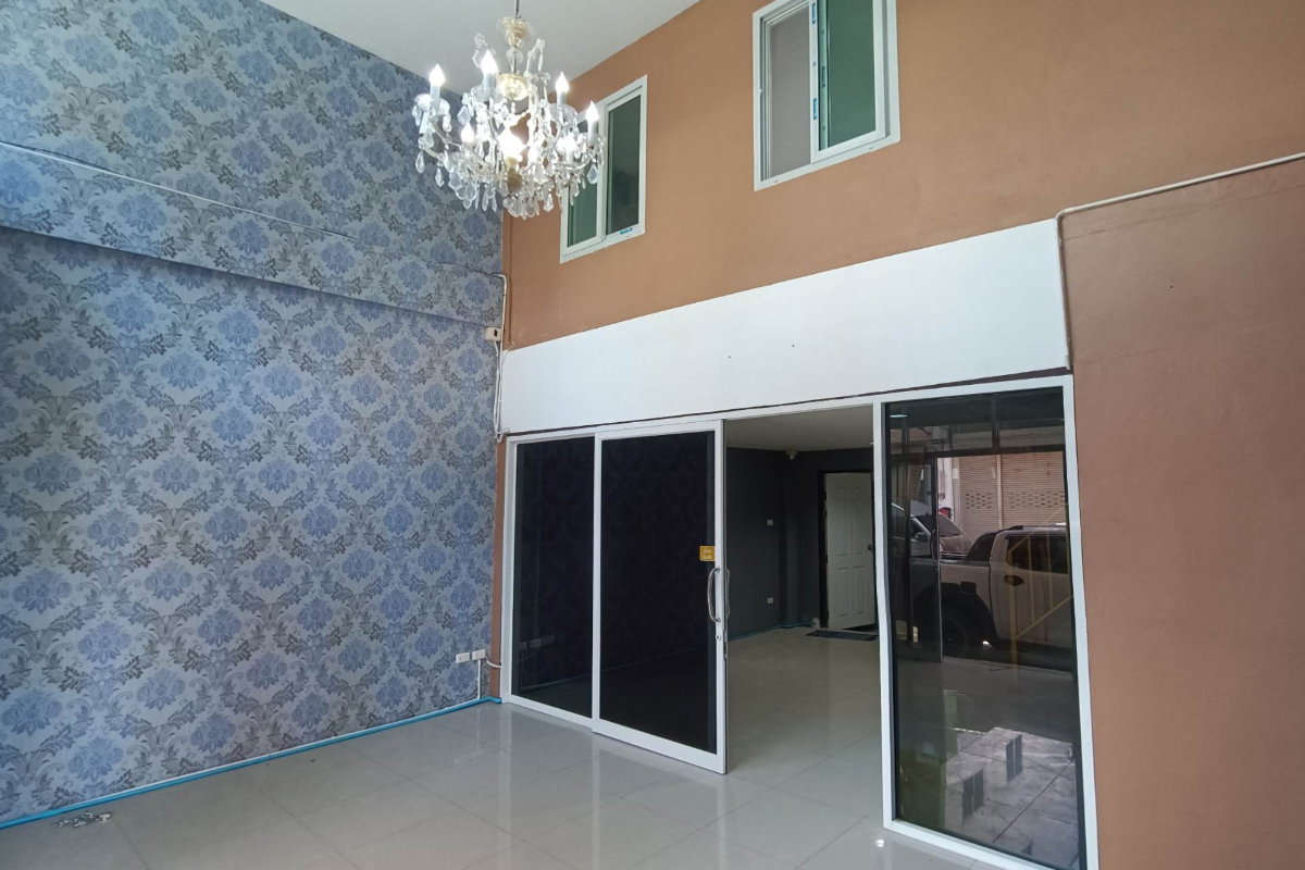 picture commercial building/townhome for sale on Phutthamonthon Sai 4; ready to move in, includes 4 air conditioners. - 3/13