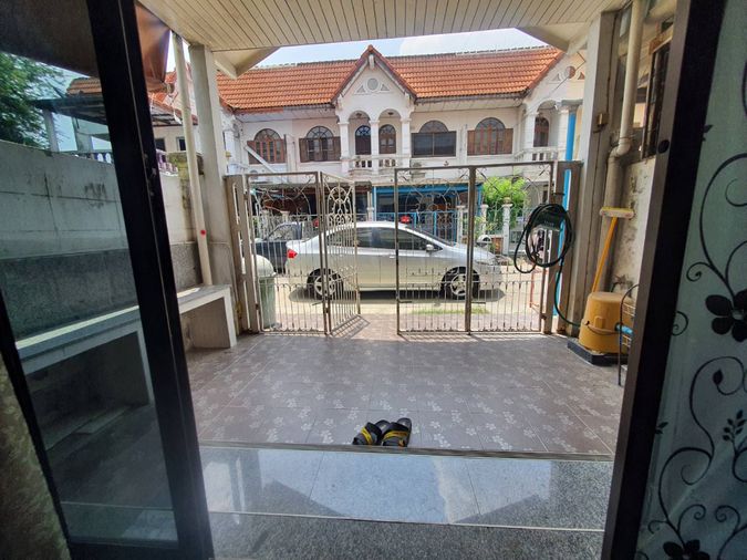 2-bed townhouse for rent, 100 sqm, 18 sq wah, Baan Sena villa Khubon