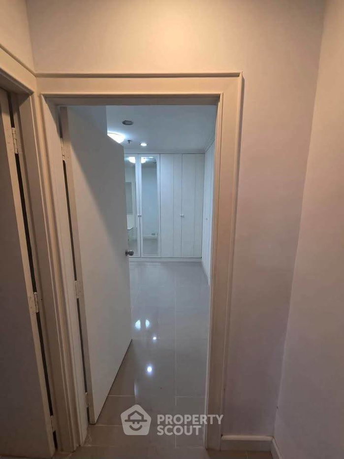 picture 2-BR Condo at Liberty Park 2 near ARL Makkasan (ID 3300982) - 4/6