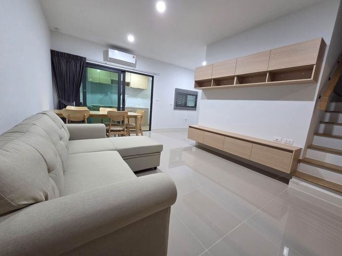 3-bed townhouse for rent, 145 sqm, 42 sq wah, Baan Klang Muang Ramkhamhaeng 174 Station
