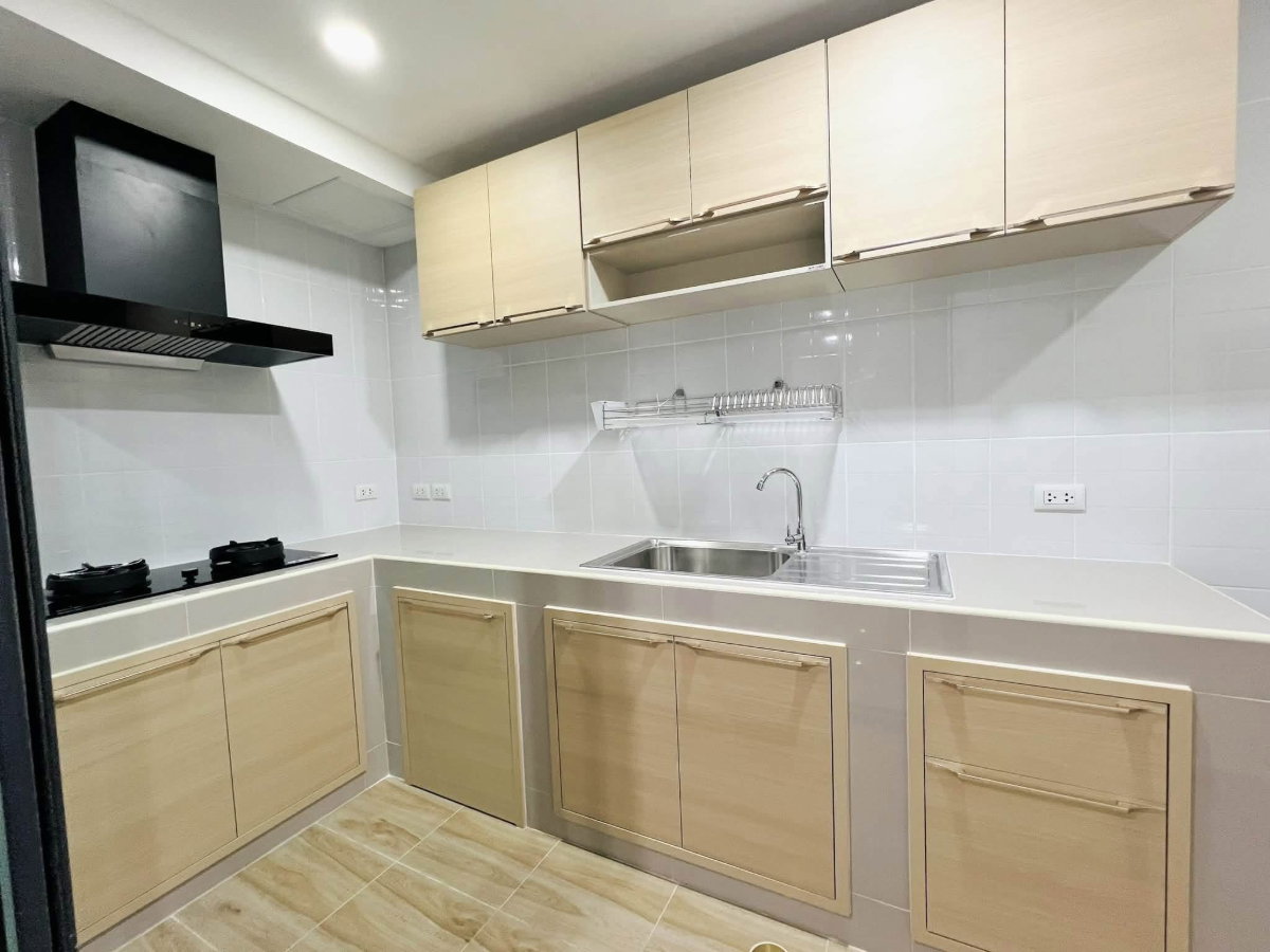 รูป ✨ ให้เช่าทาวน์โฮม 3 ชั้น บ้านใหม่ พร้อมอยู่ ทำเลทองติดรถไฟฟ้า!! ✨ 🏡 โครงการ บ้านกลางเมือง รามคำแหง 174 สเตชั่น ✨ - รูปที่ 5/11
