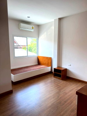 บ้านเดี่ยว ศาลจังหวัดเชียงใหม่ : บ้านเดี่ยว รีโนเวทใหม่ทั้งหลัง 4 ห้องนอน 3 ห้องน้ำ เจ้าของขายเอง
