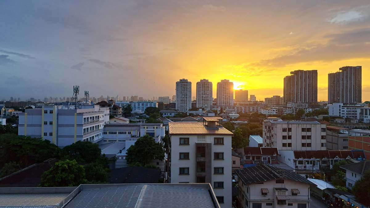 picture Condominium for rent near 3 MRT - 16/18