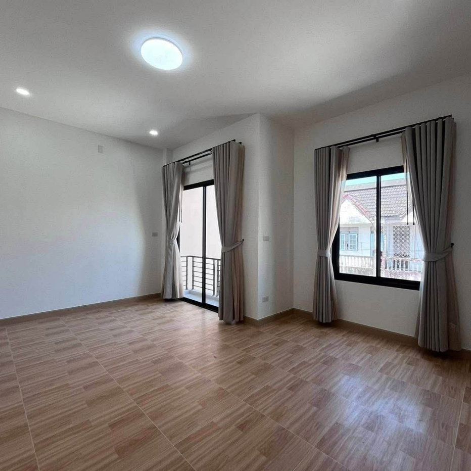 รูป ขายบ้าน 2 ชั้น 3 ห้องนอน 2 ห้องน้ำ ทำเลดี ตรงข้ามโรบินสัน (ราคาเพียง 2.95 ล้าน) - รูปที่ 7/20